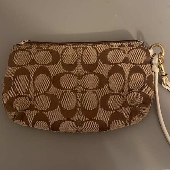 Coach wristlet - Picture 2 of 4